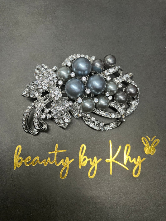 Pearl Detailed Brooch